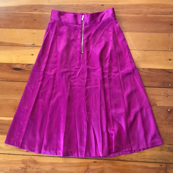 H&M pink satin skirt US6 - Picture 3 of 3